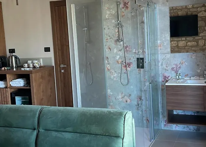 Casale 700 Bed & Breakfast 4*