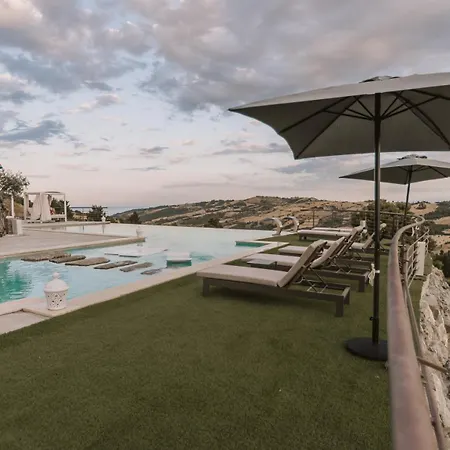 Casale 700 Bed & Breakfast *